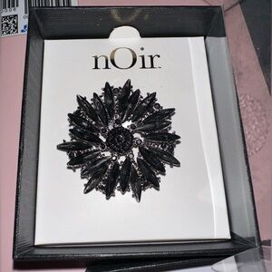 NIB nOir Jewelry Black Floral Brooch